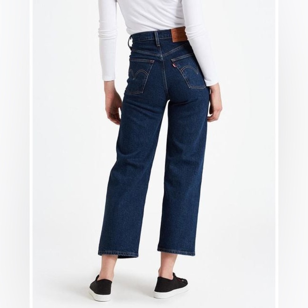 Levi's Premium Ribcage Straight dark wash jeans